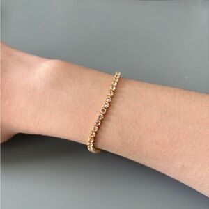 Stylish tennis bracelet